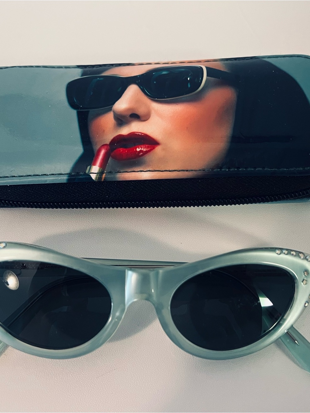 Retro Mint Cat-Eye Sunglasses with Subtle Crystal Accents